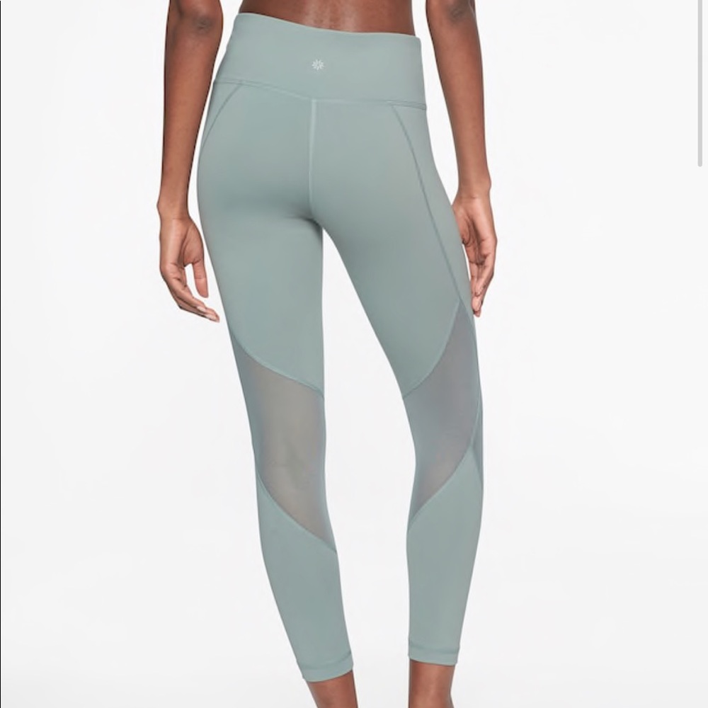 Athleta 7/8 Tight in Mauve